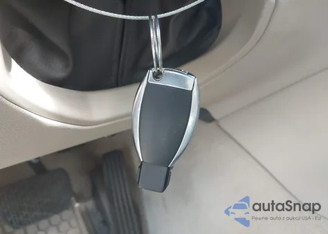 2012 Mercedes-Benz E 350 4Matic из США, поврежденный, VIN WDDHF8JB5CA531019